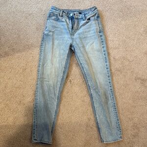 American Eagle Highrise Strigid Mom Jeans